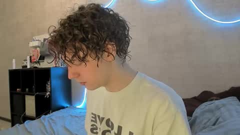 MeowMiku online show from February 6, 2:03 pm