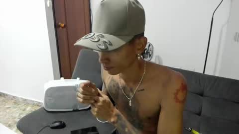 monkeyd_66 online show from January 5, 8:54 am