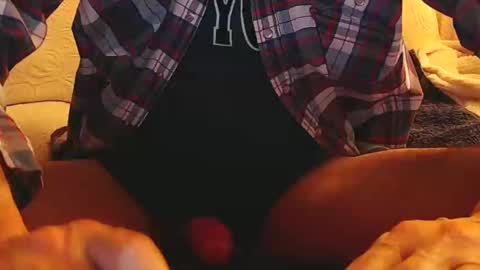 Snapshot of monsieurgwen chatting on February 7, 7:27 pm monsieurgwen online show from February 7, 7:27 pm