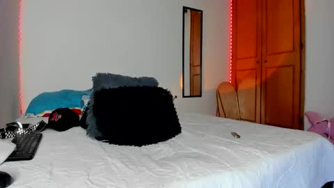 morenosiam online show from November 23, 5:07 am