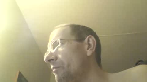 Snapshot of moviem1978 chatting on February 2, 5:15 pm Frederik online show from February 2, 5:15 pm