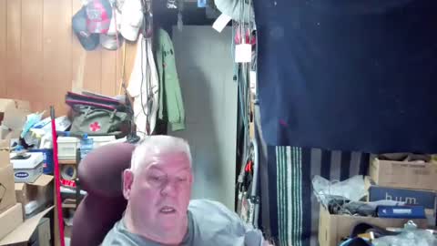 mr_canoe_licker_69 online show from December 13, 8:37 pm