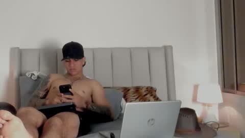 mr_maximo online show from March 28, 5:40 am