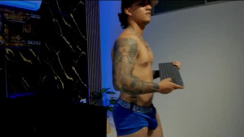 mr_maximo online show from February 25, 3:07 am