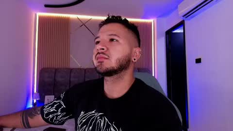 MIKEE online show from April 21, 3:02 am