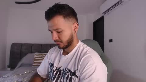 MIKEE online show from November 6, 3:09 am