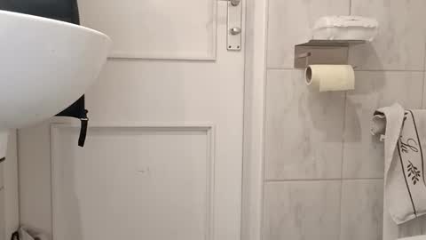 Snapshot of mr_nice30 chatting on October 31, 2:02 am mr_nice30 online show from October 31, 2:02 am