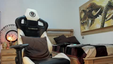 mr_stiven_ online show from April 1, 3:52 am