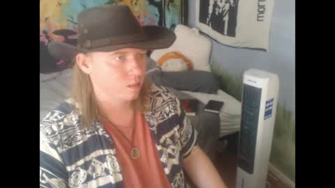 mr_strawberry online show from April 24, 6:32 pm