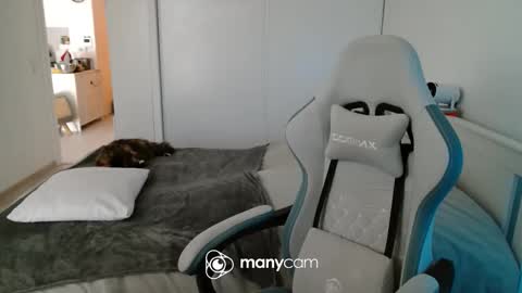 mrdr000 online show from June 5, 6:52 am