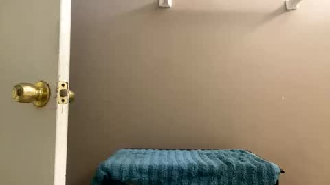 James online show from April 25, 7:44 pm