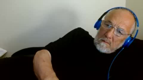 mrtease5 online show from April 28, 3:33 am