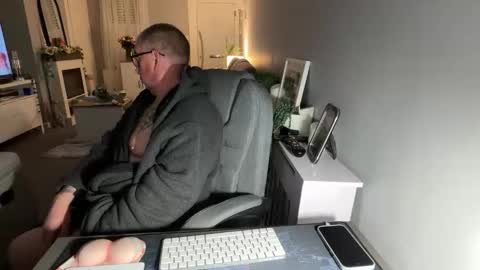 mtb1697 online show from April 18, 11:37 pm