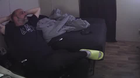 Muffdiver online show from February 24, 11:11 am