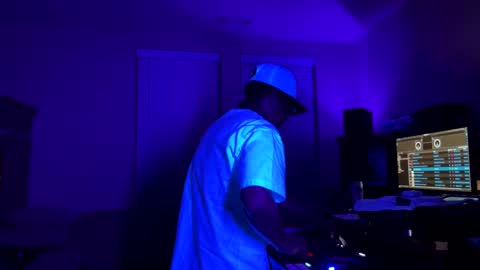 music_lounge online show from November 9, 1:31 am