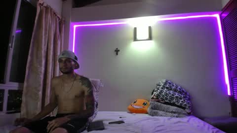 Snapshot of mybmx chatting on September 25, 1:15 am JUAN TORRES CREATURE online show from September 25, 1:15 am