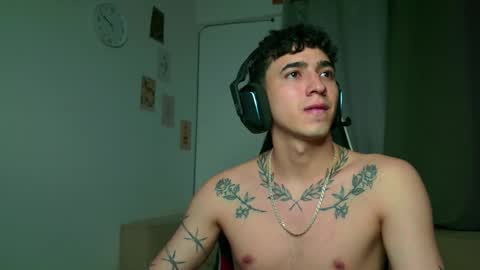 Snapshot of naranjo_seb chatting on October 3, 5:23 am sebastian online show from October 3, 5:23 am