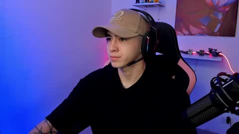 Snapshot of naranjo_seb chatting on February 20, 5:07 pm sebastian online show from February 20, 5:07 pm