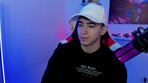 Snapshot of naranjo_seb chatting on February 6, 4:10 am sebastian online show from February 6, 4:10 am