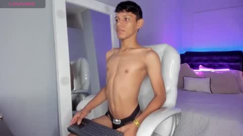 nathalie_moon_ online show from May 20, 12:34 pm
