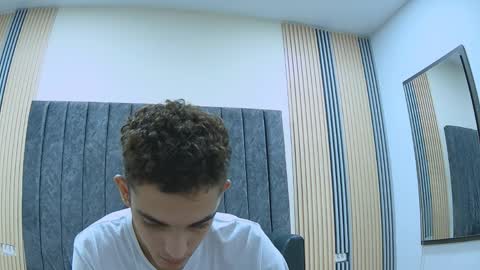 nathan_shimmer online show from April 4, 9:56 pm