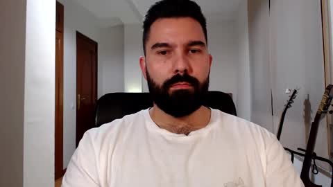 Snapshot of naughtybear_69 chatting on October 21, 10:40 am Tom online show from October 21, 10:40 am