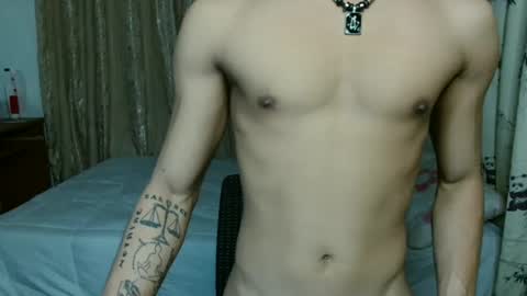 Snapshot of naughtyboylouie chatting on February 21, 6:29 am Loue online show from February 21, 6:29 am