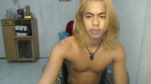 Snapshot of naughtyboylouie chatting on February 5, 1:15 am Loue online show from February 5, 1:15 am