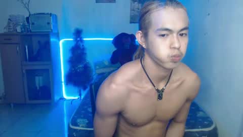 Snapshot of naughtyboylouie chatting on January 29, 12:45 pm Loue online show from January 29, 12:45 pm