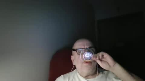 Tom online show from March 28, 2:01 am