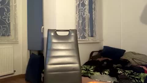 Mark online show from April 4, 11:24 pm