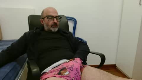 simi online show from October 31, 7:28 pm