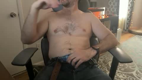 newguy_097 online show from October 31, 8:23 pm