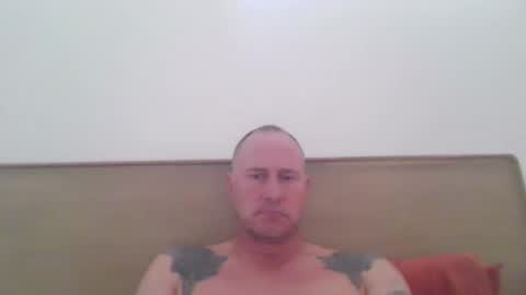 Snapshot of newportman1030 chatting on November 1, 6:23 pm amandandhisgirl online show from November 1, 6:23 pm