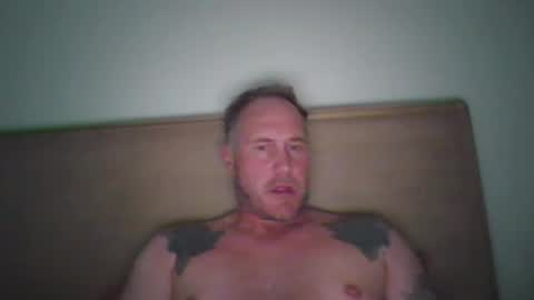 Snapshot of newportman1030 chatting on September 18, 1:18 am amandandhisgirl online show from September 18, 1:18 am