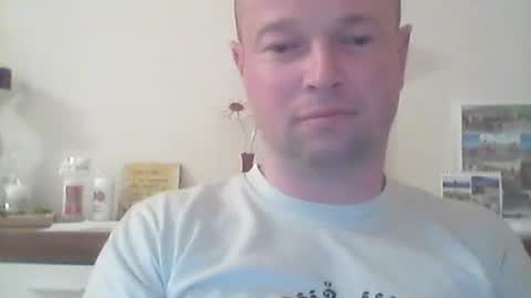 nick1990b online show from March 16, 5:50 pm