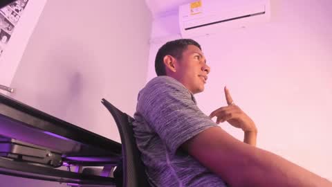 Snapshot of nick_collins20 chatting on January 2, 8:24 pm Nick online show from January 2, 8:24 pm