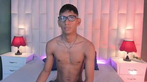 Snapshot of nick_collins20 chatting on March 6, 3:46 am Nick online show from March 6, 3:46 am