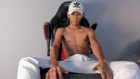 Snapshot of nick_collins20 chatting on September 20, 7:08 am Nick online show from September 20, 7:08 am