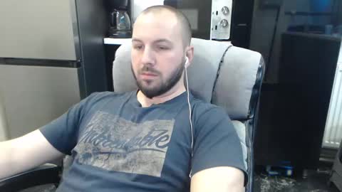 Julian online show from February 9, 11:57 pm