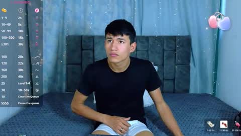 nicolastorres__ online show from February 25, 10:33 pm
