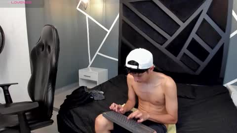 Snapshot of niick_carter chatting on October 31, 6:55 pm Nick online show from October 31, 6:55 pm