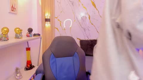    online show from March 12, 5:04 am