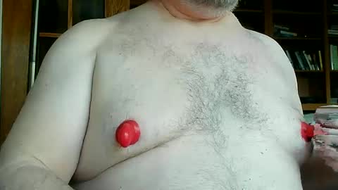 Nip Fun Bear online show from March 10, 10:45 pm