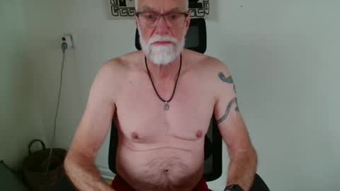 nipplesilverdad55 online show from November 15, 10:17 am