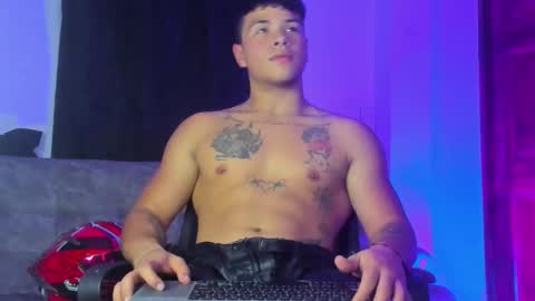 noah_223 online show from November 25, 12:56 am