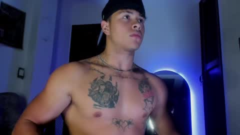 noah_223 online show from June 3, 5:09 am