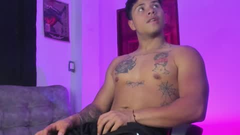 noah_223 online show from February 20, 6:19 am