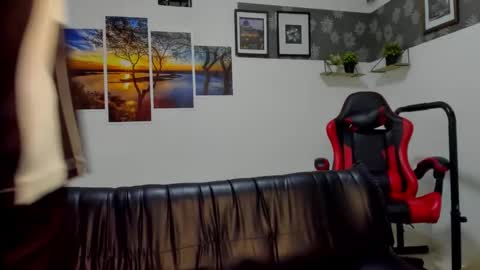 noah_flynn1 online show from November 25, 6:26 am