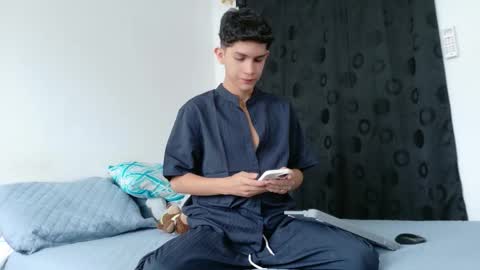 noah tyler  online show from October 30, 6:09 pm